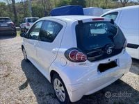 Usata Toyota Aygo Lounge 68 CV (50 kW) 2012 Bianco Utilitaria