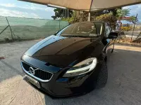 Usata Volvo V40 120 CV (88 kW) 2019 Nero Berlina