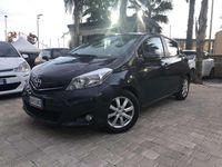Usata Toyota Yaris Lounge 99 CV (72 kW) 2013 Lilla Berlina