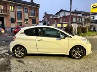 Usata Peugeot 208 Allure 68 CV (50 kW) 2013 Bianco Utilitaria