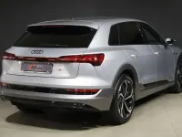 Usata Audi e-tron S-Line 300 kW (408 CV) 2022 Argento SUV