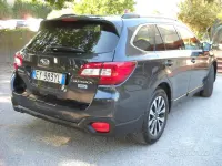Usata Subaru Outback 150 CV (110 kW) 2015 Bluazzurro Station wagon