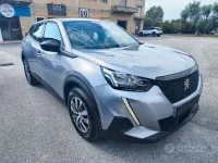 Usata Peugeot 2008 Active 101 CV (74 kW) 2023 Grigio SUV