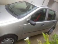 Usata Fiat Punto 80 CV (58 kW) 2005 Grigio Utilitaria