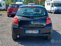 Usata Renault Clio II Dynamique 74 CV (54 kW) 2009 Nero Berlina