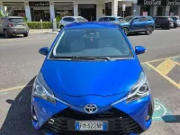 Usata Toyota Yaris Hybrid Active 73 CV (53 kW) 2017 Blu/azzurro Berlina