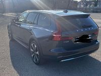Usata Volvo V60 CC Ultimate 197 CV (144 kW) 2023 Blu/azzurro Station wagon