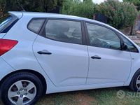Usata Kia Venga 90 CV (66 kW) 2012 Bianco Utilitaria