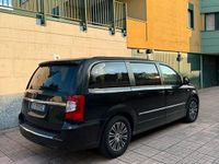 Usata Lancia Voyager Silver 177 CV (130 kW) 2011 Nero Monovolume