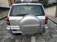 Usata Toyota RAV4 116 CV (85 kW) 2003 Grigio SUV