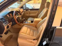 Usata VW Touareg 224 CV (164 kW) 2006 Nero SUV