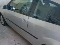 Usata Ford Fiesta 49 CV (36 kW) 2006 Grigio Utilitaria