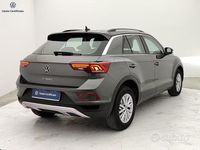Usata VW T-Roc Life 110 CV (80 kW) 2022 Grigio SUV