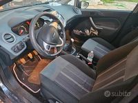 Usata Ford Fiesta 68 CV (50 kW) 2010 Grigio Utilitaria