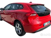 Usata Volvo V40 Momentum 120 CV (88 kW) 2016 Rosso Berlina