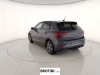Usata VW Polo R-line 95 CV (69 kW) 2023 Grigio metallizzato Utilitaria