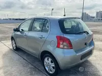 Usata Toyota Yaris 90 CV (66 kW) 2006 Grigio Utilitaria