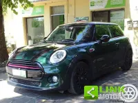 Usata Mini Cooper D 116 CV (85 kW) 2016 Verde scuro Utilitaria