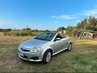 Usata Opel Tigra 90 CV (66 kW) 2005 Grigio Cabrio