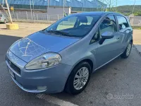 Usata Fiat Grande Punto Emotion 90 CV (66 kW) 2006 Bluazzurro Utilitaria