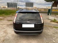 Usata Ford Focus 110 CV (80 kW) 2011 Nero Station wagon