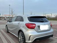 Usata Mercedes A180 Premium 109 CV (80 kW) 2015 Berlina
