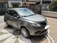Usata Lancia Ypsilon Gold 80 CV (58 kW) 2017 Grigio Utilitaria
