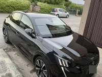Usata Peugeot 208 GT-line 101 CV (74 kW) 2021 Nero Utilitaria