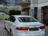 Usata Jaguar XE 200 CV (147 kW) 2017 Bianco Berlina