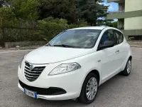 Usado Lancia Ypsilon 69 HP (50 kW) 2014 Branco Citadino