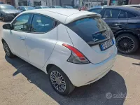 Usata Lancia Ypsilon Gold 69 CV (50 kW) 2016 Bianco Utilitaria