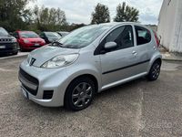 Usata Peugeot 107 68 CV (50 kW) 2009 Argento Utilitaria