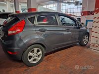 Begagnad Ford Fiesta 96 HK (70 kW) 2010 Grå Halvkombi