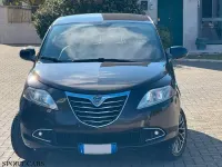 Usata Lancia Ypsilon Gold 69 CV (50 kW) 2013 Viola Utilitaria