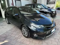 Usata Toyota Auris Hybrid Lounge 99 CV (72 kW) 2014 Blu notte scuro Station wagon