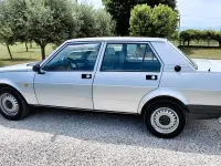 Usata Alfa Romeo Giulietta 130 CV (95 kW) 1981 Grigio Berlina