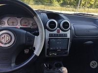 Usata MG ZR 105 CV (77 kW) 2004 Utilitaria