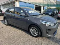Usata Kia Rio Style 101 CV (74 kW) 2021 Grigio Berlina