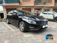 Usata Volvo V60 Business Edition 120 CV (88 kW) 2017 Nero Station wagon