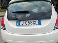 Usata Lancia Ypsilon Gold 69 CV (50 kW) 2017 Bianco Utilitaria