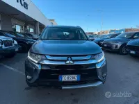 Usata Mitsubishi Outlander Plus 150 CV (110 kW) 2016 Grigio SUV