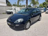Usata Fiat Punto Lounge 77 CV (56 kW) 2017 Bluazzurro Utilitaria