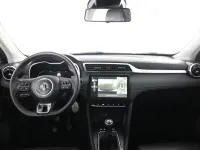 Usata MG ZS Luxury 106 CV (77 kW) 2024 Cosmic silver SUV