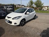 Usata Mazda 2 90th Anniversary 75 CV (55 kW) 2011 Bianco Utilitaria