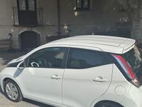 Usata Toyota Aygo X-play 69 CV (50 kW) 2015 Bianco Utilitaria