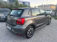 Usata VW Polo Trendline 75 CV (55 kW) 2015 Grigio Berlina