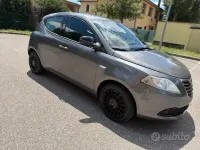 Usata Lancia Ypsilon Silver 69 CV (50 kW) 2014 Grigio Utilitaria