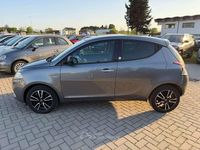 Usata Lancia Ypsilon Gold 69 CV (50 kW) 2017 Grigio Utilitaria