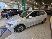 Usata VW Polo Life 80 CV (58 kW) 2023 Argento Utilitaria