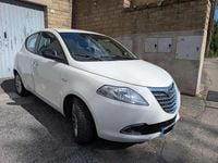 Usata Lancia Ypsilon 60 CV (44 kW) 2016 Bianco Utilitaria